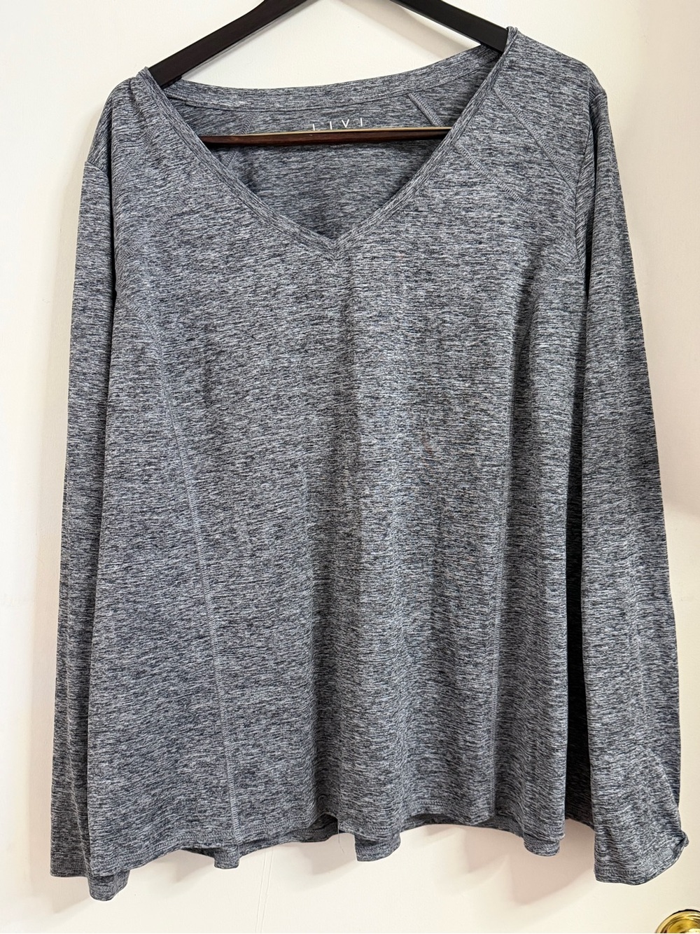 LIVI Women’s Wicking Long Sleeve V Neck Athletic Tee